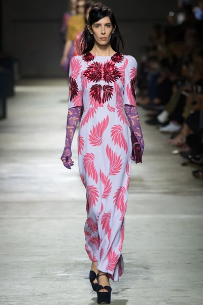 Look 25